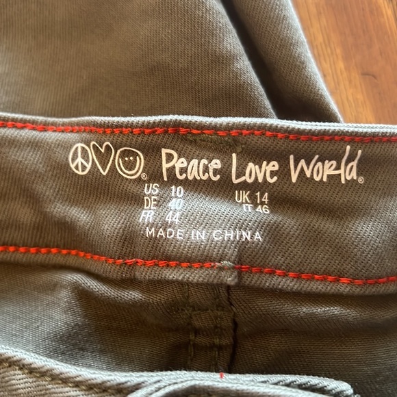 Button fly green pants from peace love world - Picture 4 of 5
